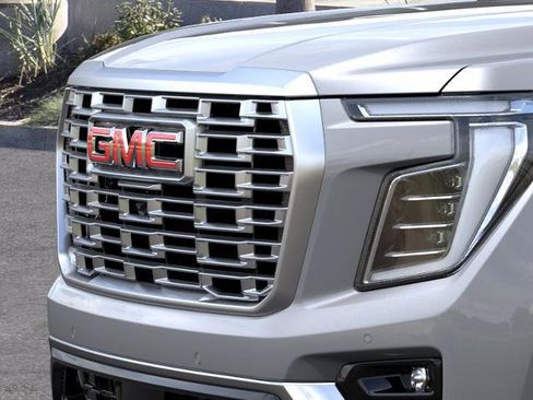 New 2026 GMC Yukon XL Denali w/ Denali Reserve Package AWD/4WD image 13