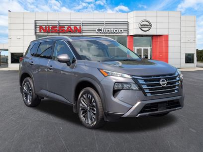 Used 2025 Nissan Rogue SL w/ Tech Package