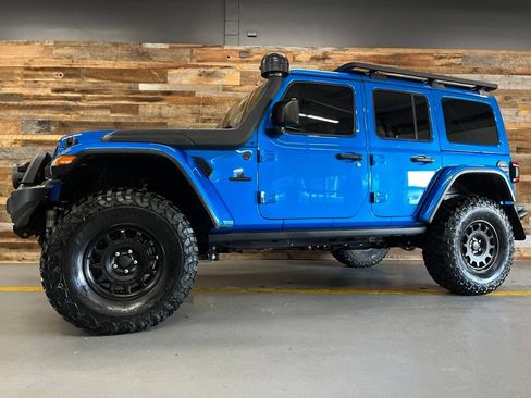 Used 2022 Jeep Wrangler Unlimited Rubicon w/ LED Lighting Group AWD/4WD image 21