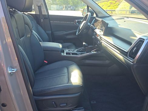 Used 2025 Kia Sorento X-Line EX AWD/4WD image 6