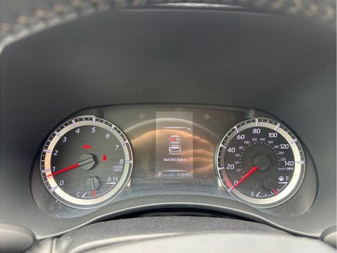 Used 2020 Toyota Highlander LE FWD image 20