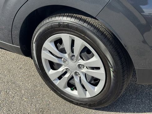 Certified 2023 Kia Soul LX image 9