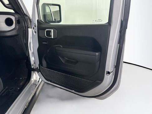 Used 2024 Jeep Wrangler Unlimited AWD/4WD image 29