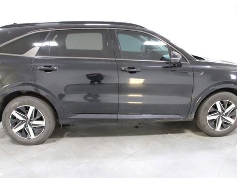 Used 2023 Kia Sorento S w/ Panoramic Sunroof Package image 11