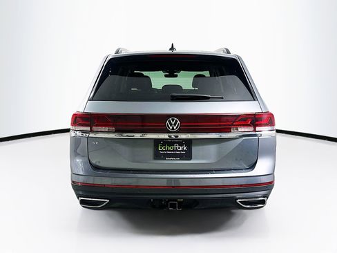 Used 2025 Volkswagen Atlas SE image 7