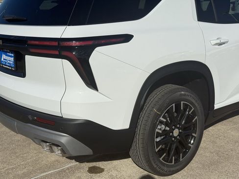 New 2026 Chevrolet Traverse LT image 11
