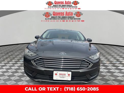 Used 2018 Ford Fusion SE image 1