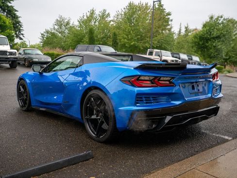Used 2025 Chevrolet Corvette E-Ray AWD/4WD image 9