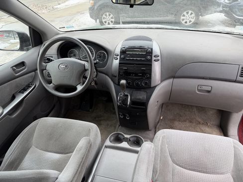 Used 2007 Toyota Sienna CE image 10