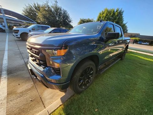 Used 2024 Chevrolet Silverado 1500 Custom RWD image 3