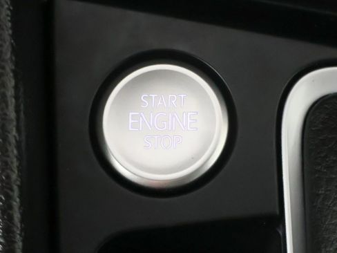 Used 2024 Volkswagen Jetta SE w/ Panoramic Sunroof Package image 35