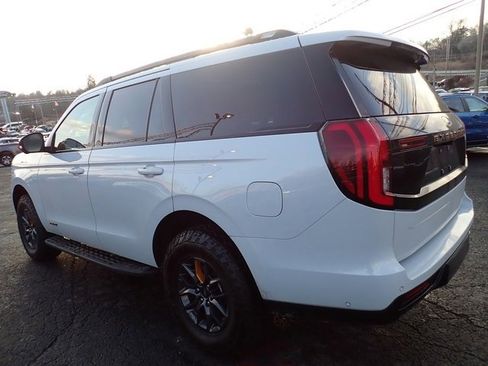 Used 2025 Ford Expedition Tremor image 5