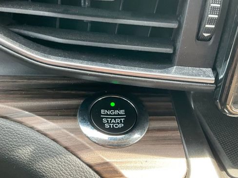 Used 2020 Ford Explorer Limited image 13