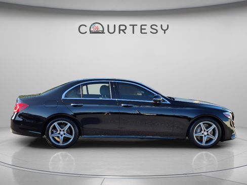 Used 2017 Mercedes-Benz E 300 image 8