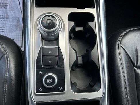 Used 2021 Ford Explorer XLT w/ Equipment Group 202A AWD/4WD image 35