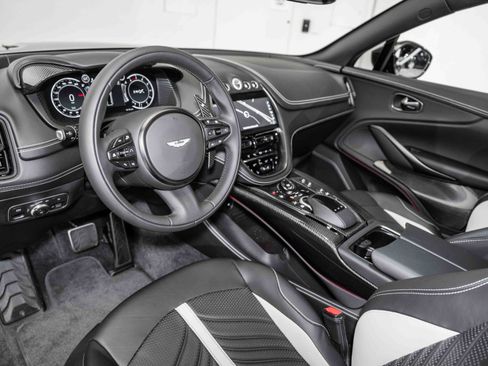 Used 2024 Aston Martin DBX 707 image 3