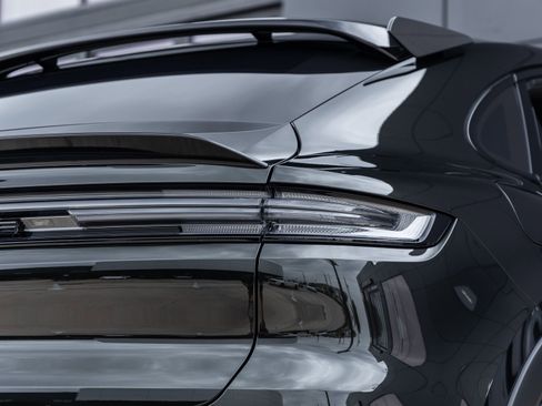 Certified 2024 Porsche Cayenne Turbo GT image 20