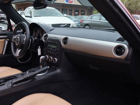 Used 2009 MAZDA MX-5 Miata Grand Touring RWD image 13
