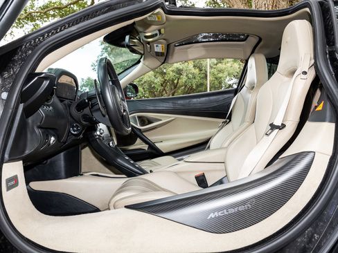 Used 2018 McLaren 720S Luxury RWD image 41