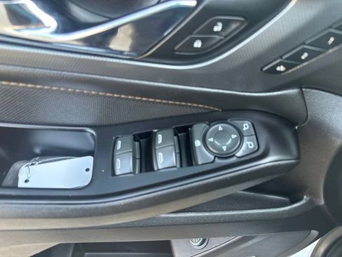 Used 2019 Chevrolet Traverse Premier w/ Redline Edition FWD image 9