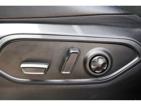 Used 2025 Jeep Grand Cherokee Altitude RWD image 25