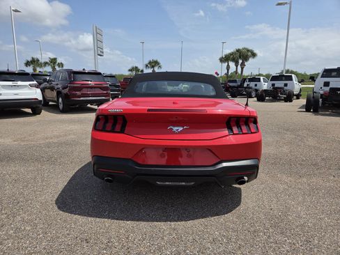 Used 2024 Ford Mustang Convertible RWD image 8