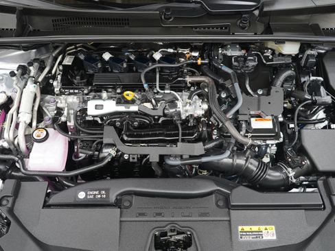 Used 2025 Toyota Prius Plug-In Hybrid image 30