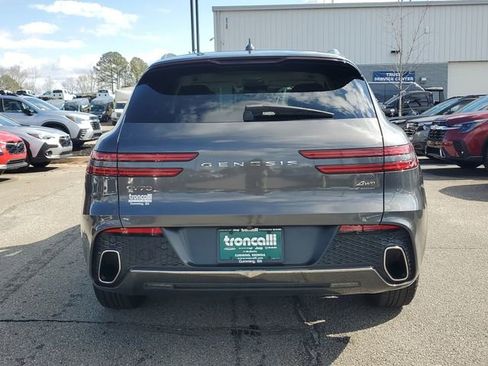 Used 2022 Genesis GV70 2.5T w/ Select Package image 5