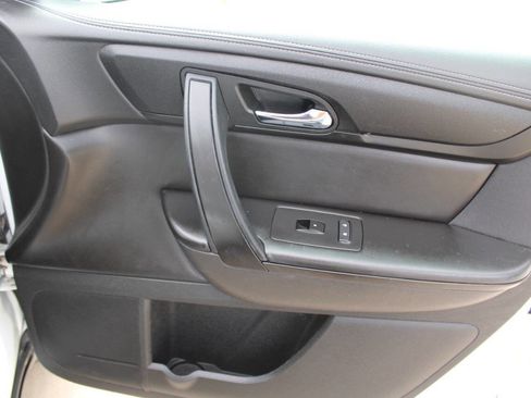 Used 2017 Chevrolet Traverse LT w/ Style and Technology Package AWD/4WD image 11