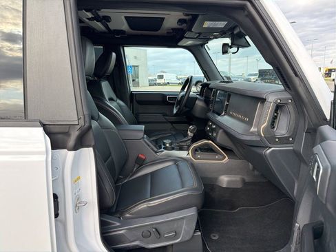 Used 2025 Ford Bronco Badlands image 20