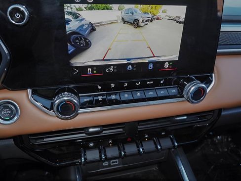 Used 2024 GMC Canyon AT4 w/ Technology Package AWD/4WD image 12