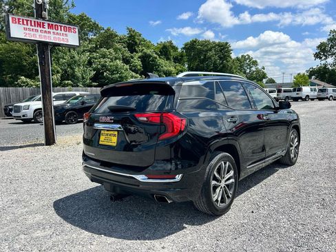 Used 2020 GMC Terrain Denali w/ Denali Premium Package FWD image 2