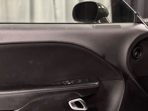 Used 2019 Dodge Challenger SXT image 30