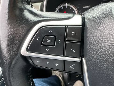 Used 2023 Toyota Highlander XLE AWD/4WD image 34