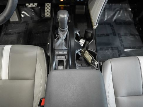 Used 2025 Toyota Camry SE AWD/4WD image 25