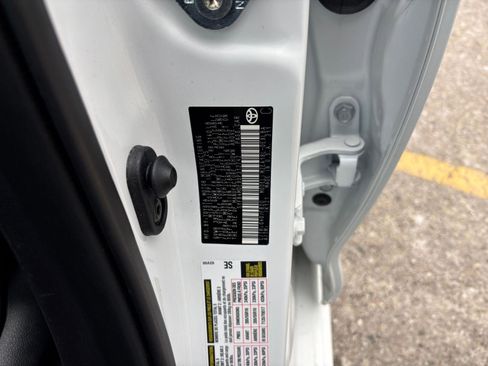 Used 2025 Toyota Corolla LE image 28