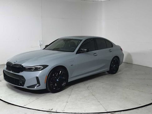 Used 2023 BMW 330e xDrive w/ M Sport Package image 6
