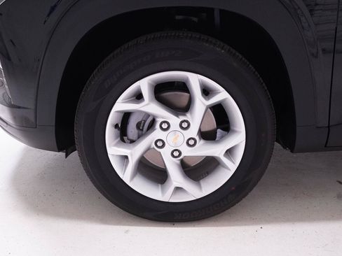 Used 2026 Chevrolet Trax LS w/ LS Convenience Package FWD image 34