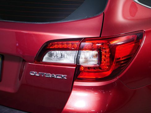 Used 2019 Subaru Outback 2.5i w/ Popular Package #1 AWD/4WD image 17