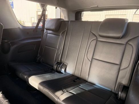 Used 2019 Chevrolet Suburban LT AWD/4WD image 18