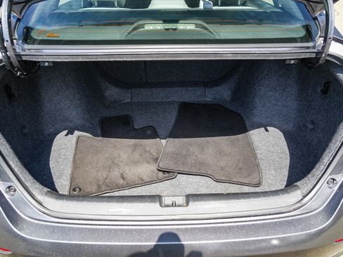 Used 2018 Honda Accord EX-L image 27