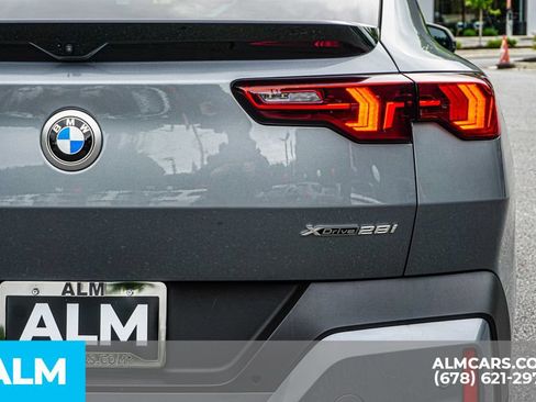 Used 2025 BMW X2 xDrive28i AWD/4WD image 12