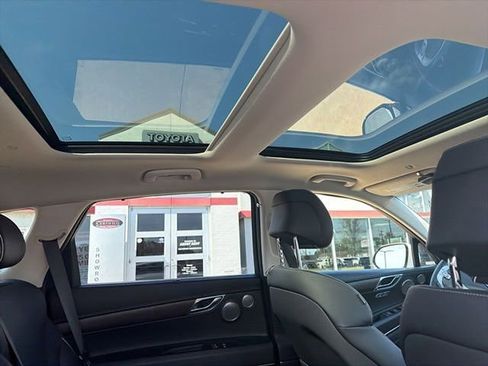 Used 2022 Genesis GV80 2.5T w/ Prestige Package 04 image 16