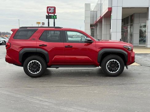 Certified 2025 Toyota 4Runner TRD Off-Road image 2