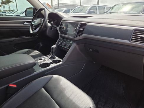 Used 2021 Volkswagen Atlas SE w/ Panoramic Sunroof Package FWD image 9