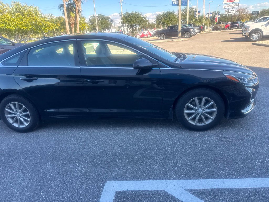 Used 2019 Hyundai Sonata SE w/ Winter Weather Package FWD image 4