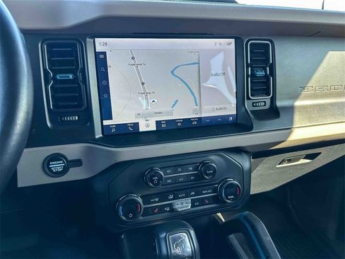 Used 2023 Ford Bronco Wildtrak image 29