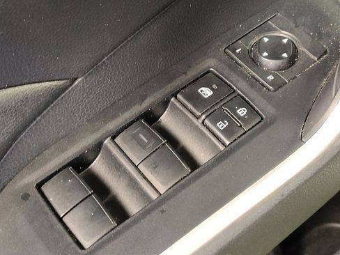 Used 2019 Toyota RAV4 XLE FWD image 27