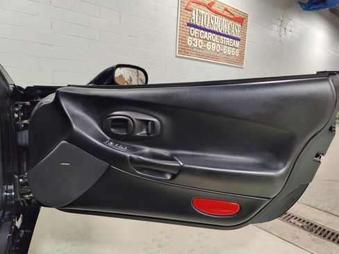 Used 2001 Chevrolet Corvette Convertible w/ Preferred Equipment Group2 RWD image 14