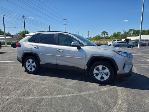Used 2020 Toyota RAV4 XLE w/ Convenience Package AWD/4WD image 2